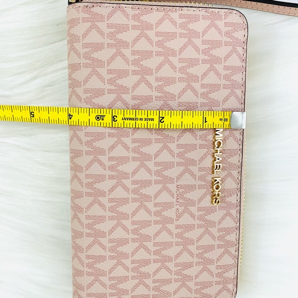 Michael Kors Jet Set Travel Large Flat Phone Case - Picture 11 of 11